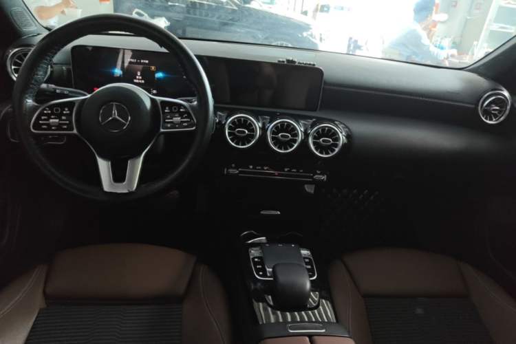 Used Mercedes-Benz A-Class 2019 A 200 Dynamic Edition Center Console