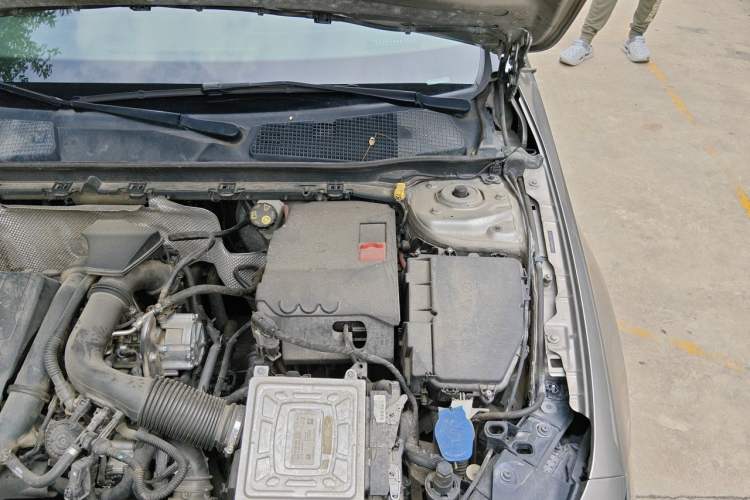Used Mercedes-Benz A-Class 2019 A 200 L Sport Sedan Engine Bay Left