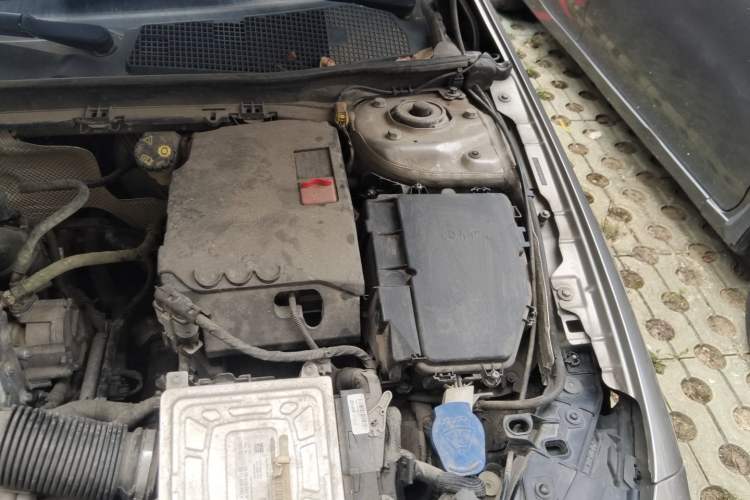 Used Mercedes-Benz A-Class 2019 A 200 L Sport Sedan Engine Bay Left