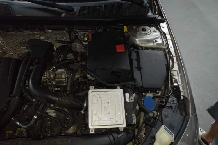 Used Mercedes-Benz A-Class 2019 A 200 L Sport Sedan Engine Bay Left