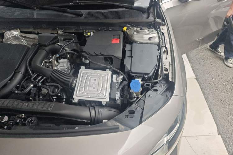 Used Mercedes-Benz A-Class 2019 A 180 L Sport Sedan Engine Bay Left