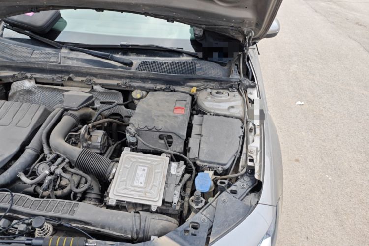 Used Mercedes-Benz A-Class 2019 A 200 L Engine Bay Left