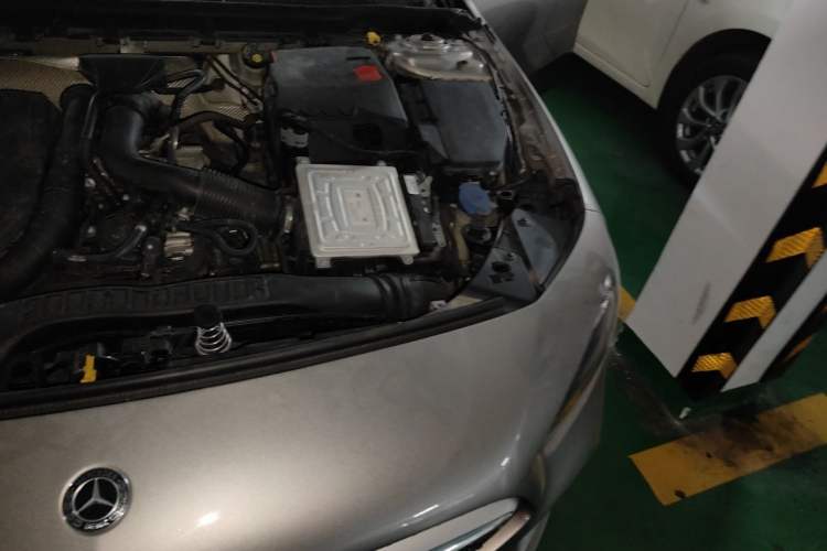 Used Mercedes-Benz A-Class 2019 A 200 L Sport Sedan Engine Bay Left