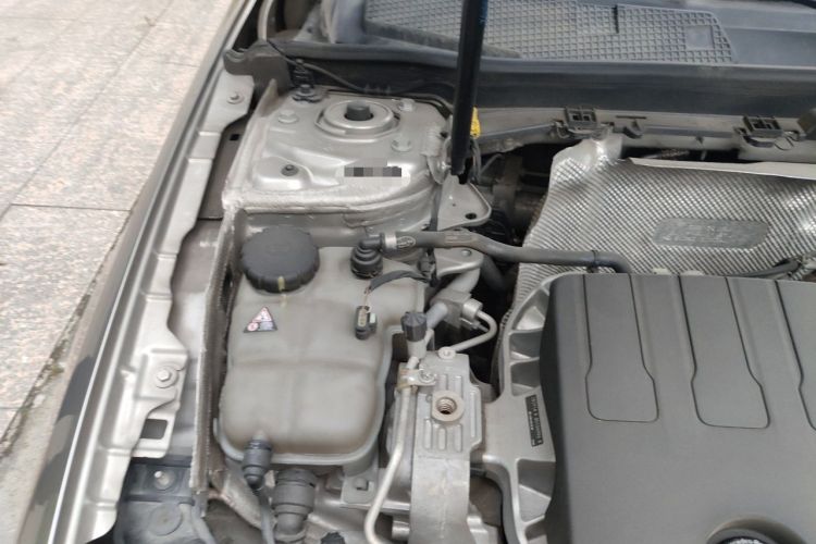 Used Mercedes-Benz A-Class 2019 A 180 L Sport Sedan Engine Bay Right