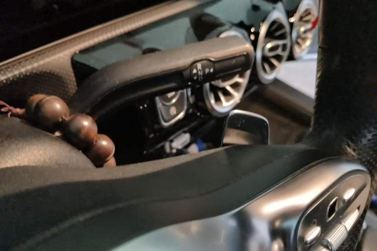 Used Mercedes-Benz A-Class 2019 A 220 L 4MATIC Sport Sedan Gear Lever