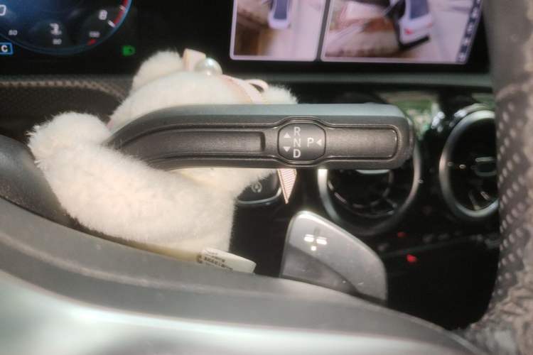 Used Mercedes-Benz A-Class 2019 A 200 L Sport Sedan Gear Lever