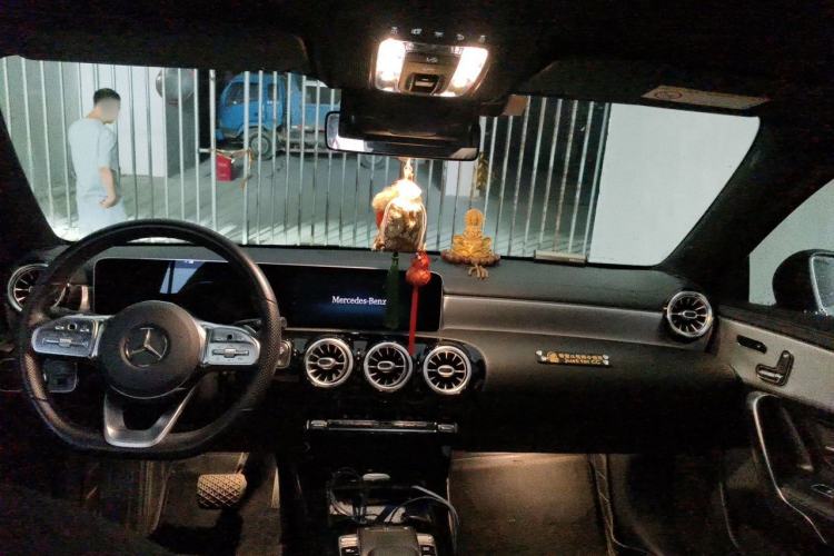 Used Mercedes-Benz A-Class 2019 A 220 L 4MATIC Sport Sedan Headliner
