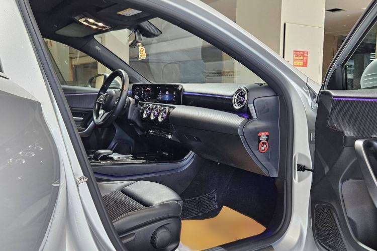 Used Mercedes-Benz A-Class 2019 A 200 Dynamic Edition Interior 12
