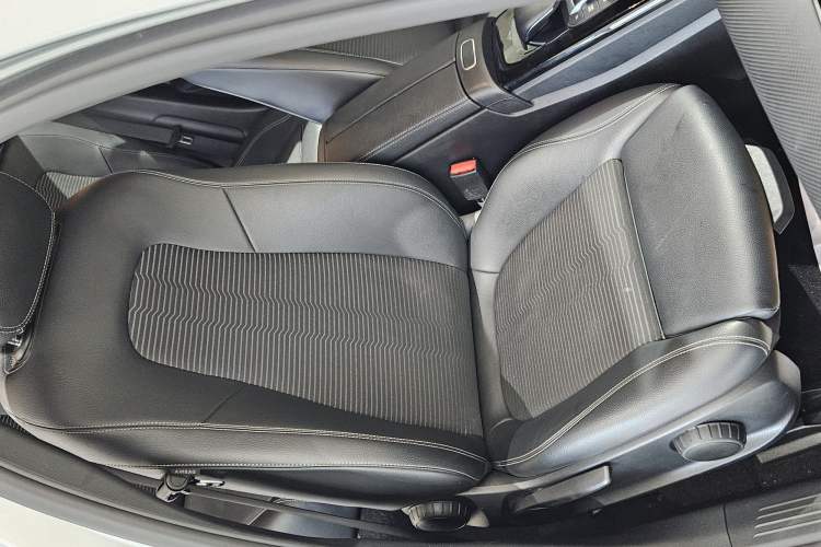 Used Mercedes-Benz A-Class 2019 A 200 Dynamic Edition Interior 13