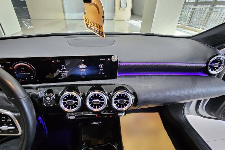 Used Mercedes-Benz A-Class 2019 A 200 Dynamic Edition Interior 4