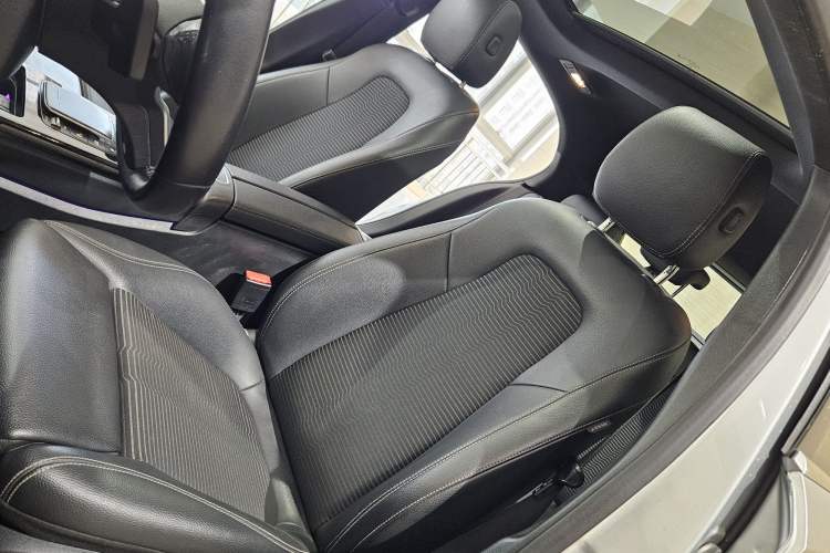 Used Mercedes-Benz A-Class 2019 A 200 Dynamic Edition Interior 8