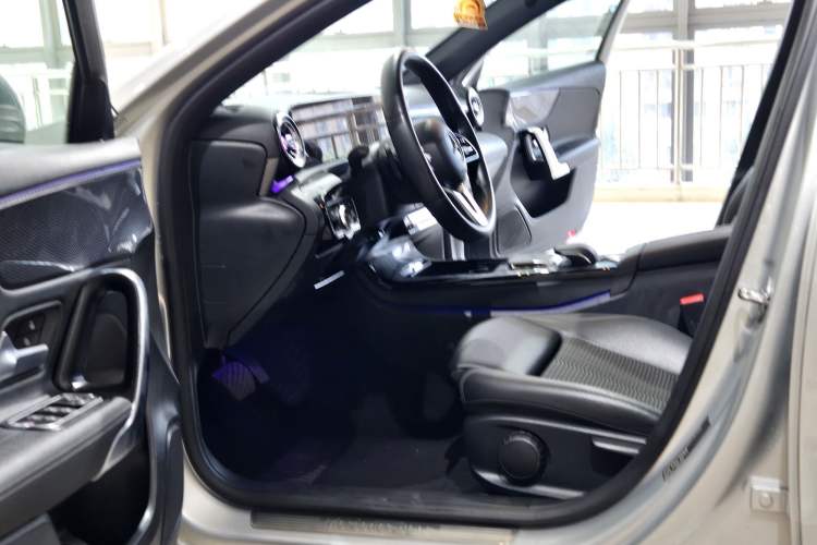 Used Mercedes-Benz A-Class 2019 A 200 Dynamic Edition Interior 9
