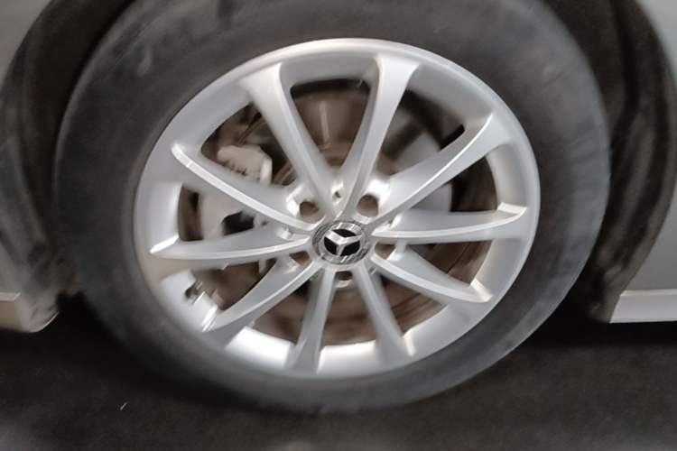 Used Mercedes-Benz A-Class 2019 A 200 L Sport Sedan Left Front Wheel Hub
