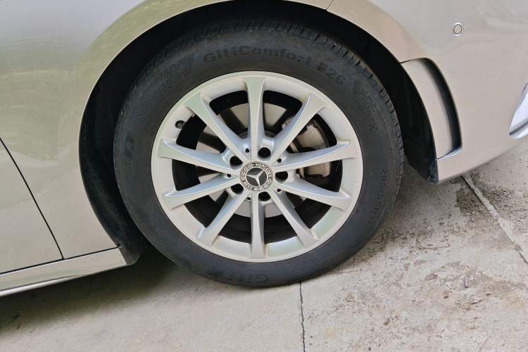 Used Mercedes-Benz A-Class 2019 A 200 L Sport Sedan Right Front Wheel Hub
