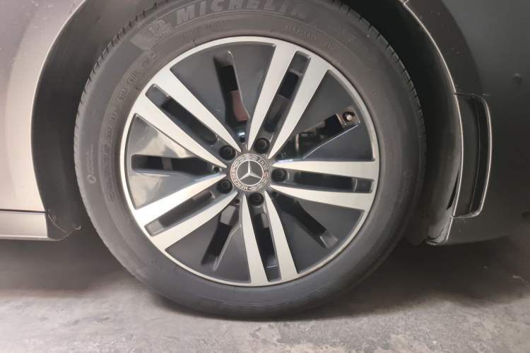 Used Mercedes-Benz A-Class 2019 A 180 L Sport Sedan Right Front Wheel Hub