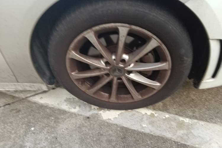 Used Mercedes-Benz A-Class 2019 A 200 L Sport Sedan Right Front Wheel Hub