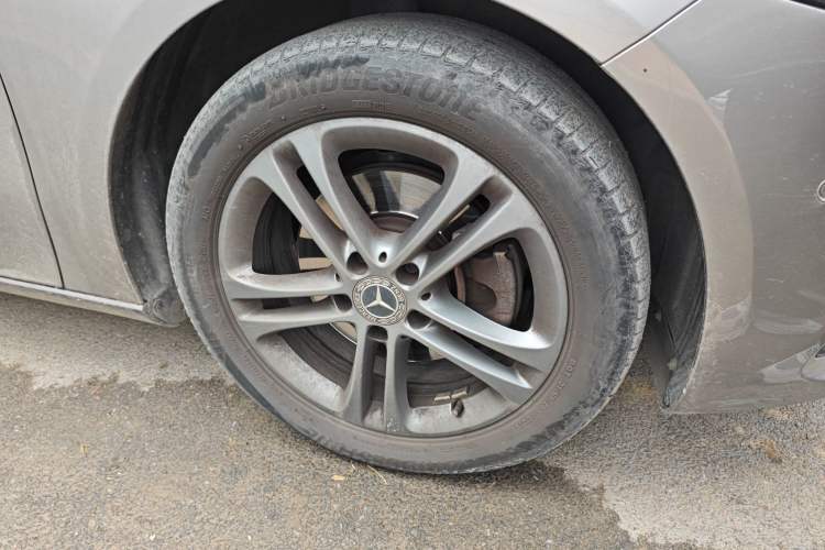 Used Mercedes-Benz A-Class 2019 A 200 L Right Front Wheel Hub