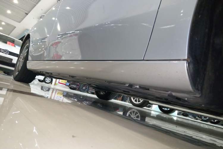 Used Mercedes-Benz A-Class 2019 A 200 Dynamic Edition Right Side Sill