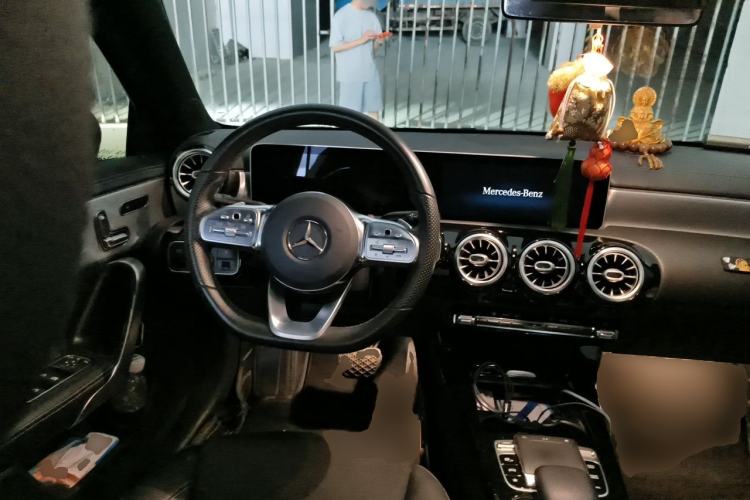 Used Mercedes-Benz A-Class 2019 A 220 L 4MATIC Sport Sedan Steering Wheel