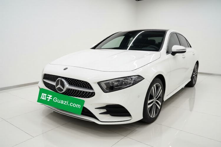 Ojetý Mercedes-Benz A-Class 2019 A 180 L Sport Sedan Guazi used car, China used car export, Used car for sale, Used cars, Cheapest cars for sale
