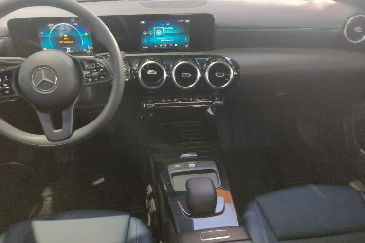 Used Mercedes-Benz A-Class 2019 A 180 L Audio And AC Panel
