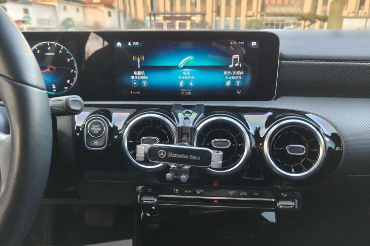Used Mercedes-Benz A-Class 2019 A 200 Dynamic Edition Audio And AC Panel