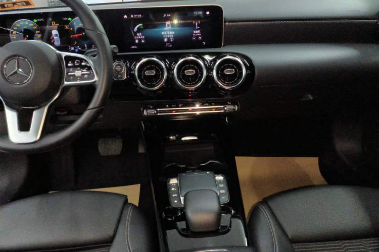 Used Mercedes-Benz A-Class 2019 A 200 Dynamic Edition Audio And AC Panel