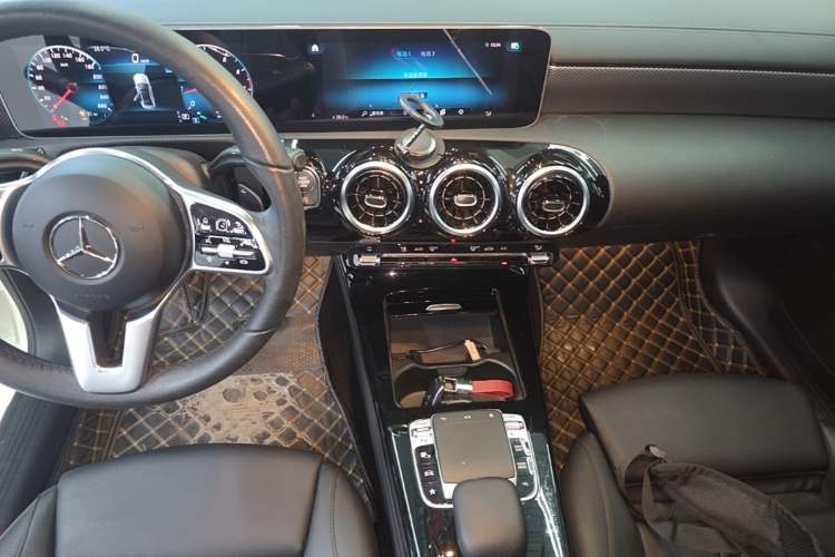 Used Mercedes-Benz A-Class 2019 A 200 L Audio And AC Panel