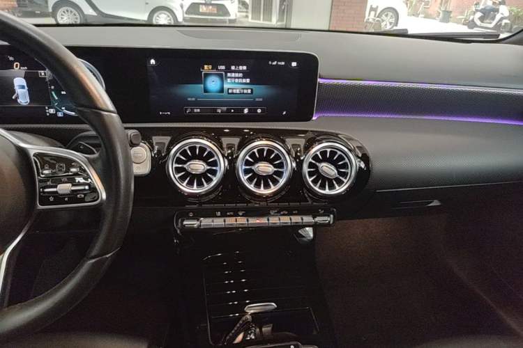 Used Mercedes-Benz A-Class 2019 A 200 Dynamic Edition Audio And AC Panel