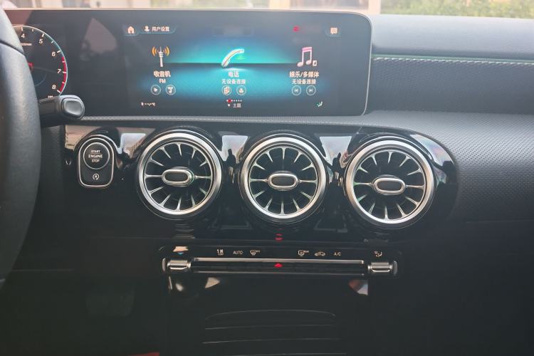 Used Mercedes-Benz A-Class 2019 A 200 Dynamic Edition Audio And AC Panel