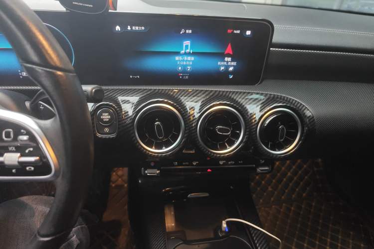 Used Mercedes-Benz A-Class 2019 A 200 L Audio And AC Panel