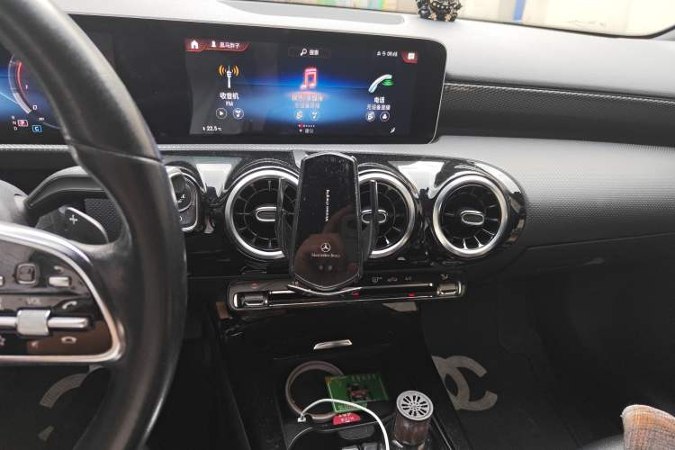 Used Mercedes-Benz A-Class 2019 A 200 Dynamic Edition Audio And AC Panel