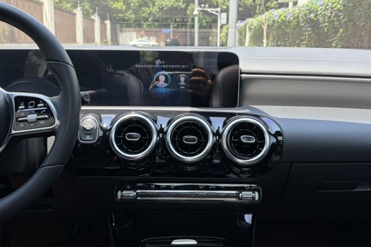 Used Mercedes-Benz A-Class 2019 A 200 L Audio And AC Panel
