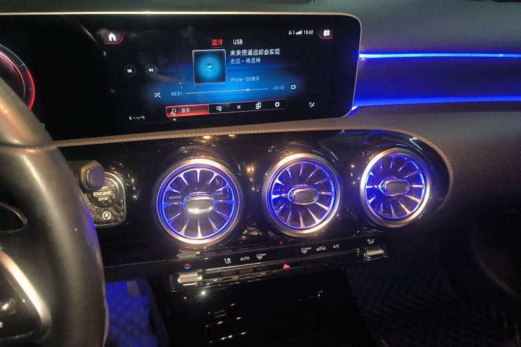 Used Mercedes-Benz A-Class 2019 A 200 Dynamic Edition Audio And AC Panel