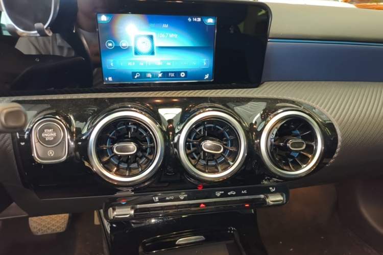Used Mercedes-Benz A-Class 2019 Revised A 180 L Audio And AC Panel