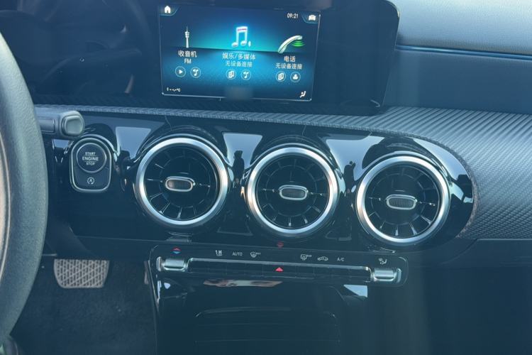 Used Mercedes-Benz A-Class 2019 A 180 L Audio And AC Panel