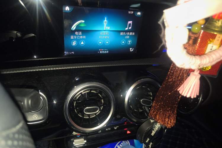 Used Mercedes-Benz A-Class 2019 A 180 L Audio And AC Panel