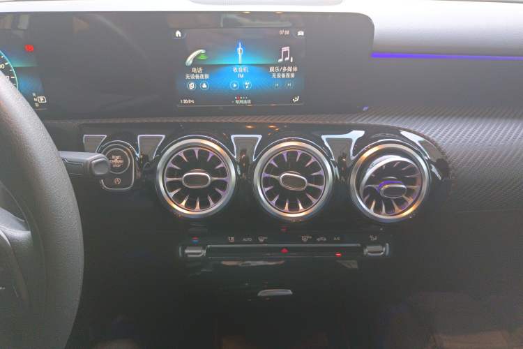 Used Mercedes-Benz A-Class 2019 A 180 L Audio And AC Panel