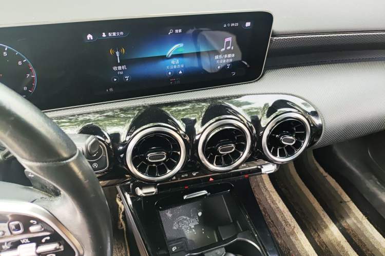 Used Mercedes-Benz A-Class 2019 A 200 Dynamic Edition Audio And AC Panel