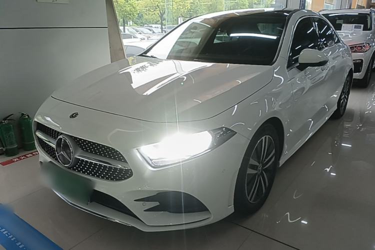 Mercedes-Benz A-Class 2019 A 180 L Sport Sedan usado Guazi used car, China used car export, Used car for sale, Used cars, Cheapest cars for sale