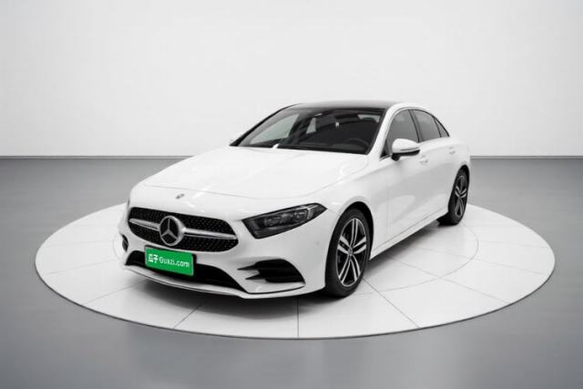 Ojetý Mercedes-Benz A-Class 2019 A 180 L Sport Sedan