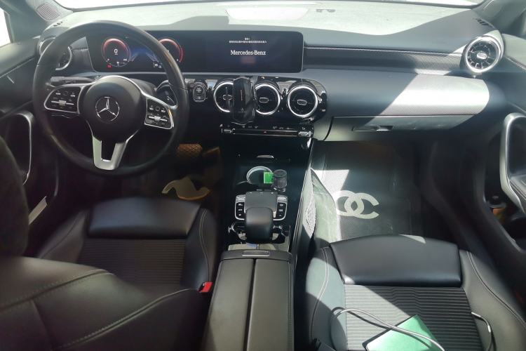 Used Mercedes-Benz A-Class 2019 A 200 Dynamic Edition Center Console