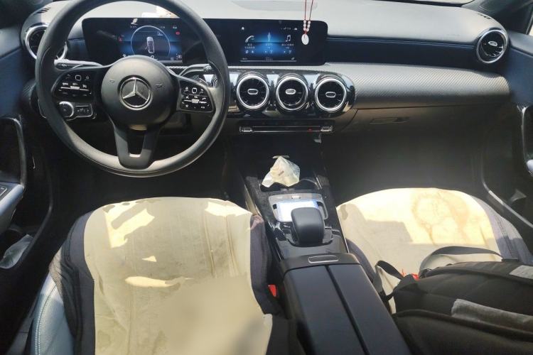 Used Mercedes-Benz A-Class 2019 A 180 L Center Console