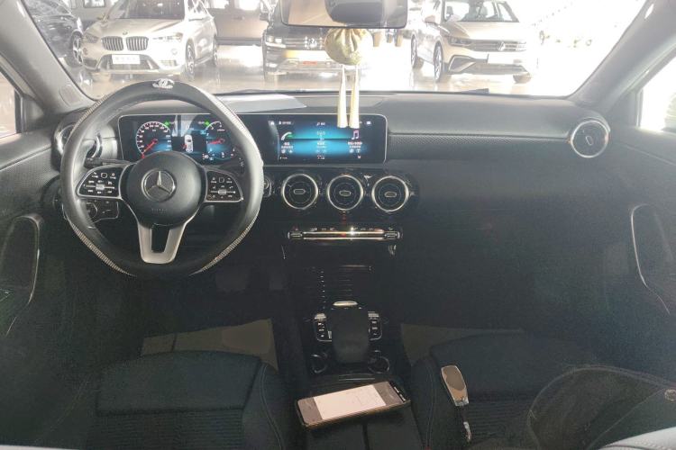 Used Mercedes-Benz A-Class 2019 A 200 Dynamic Edition Center Console