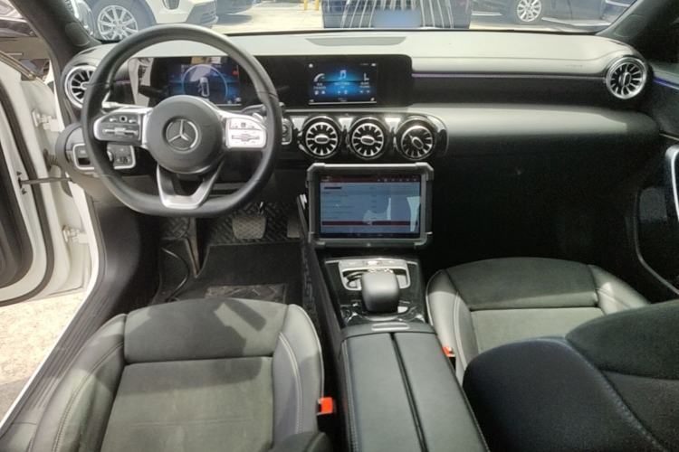 Used Mercedes-Benz A-Class 2019 A 180 L Sport Sedan Center Console