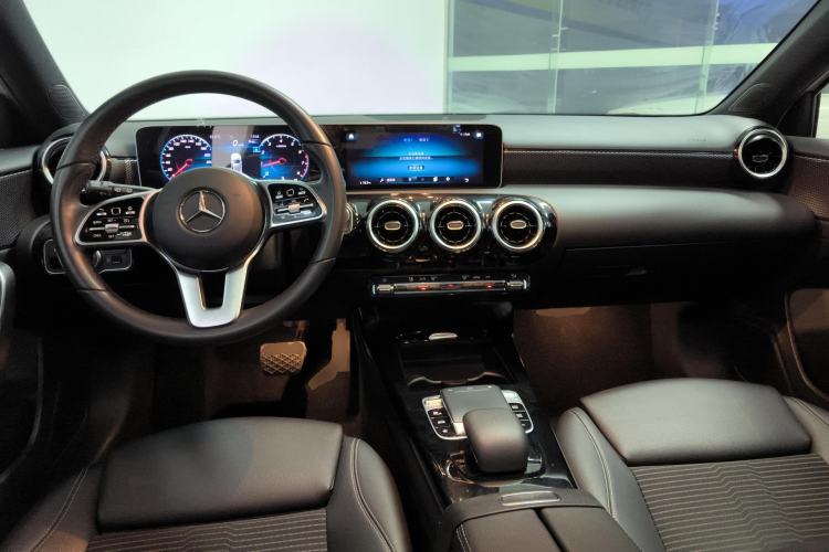 Used Mercedes-Benz A-Class 2019 A 200 Dynamic Edition Center Console