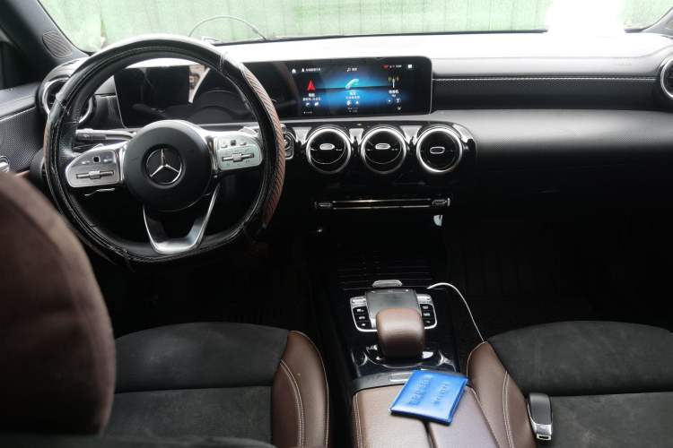 Used Mercedes-Benz A-Class 2019 A 200 L Sport Sedan Center Console