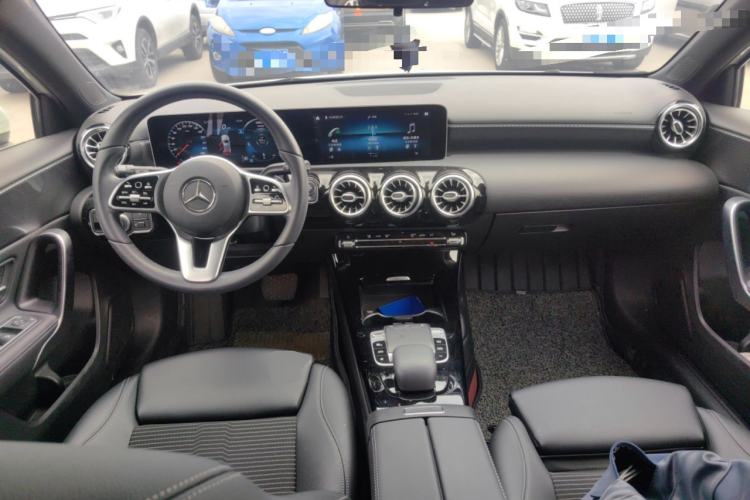 Used Mercedes-Benz A-Class 2019 A 200 Dynamic Edition Center Console