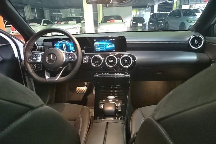Used Mercedes-Benz A-Class 2019 A 180 L Sport Sedan Center Console