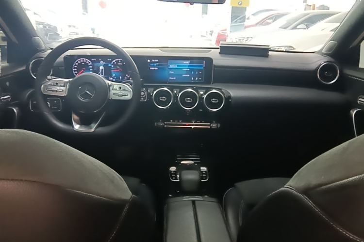 Used Mercedes-Benz A-Class 2019 Restyled A 200 L Sport Sedan Center Console